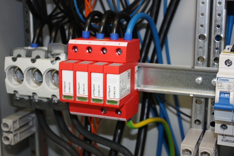 U berspannungsschutz bei Elektro Kratochvil KG in Wertingen